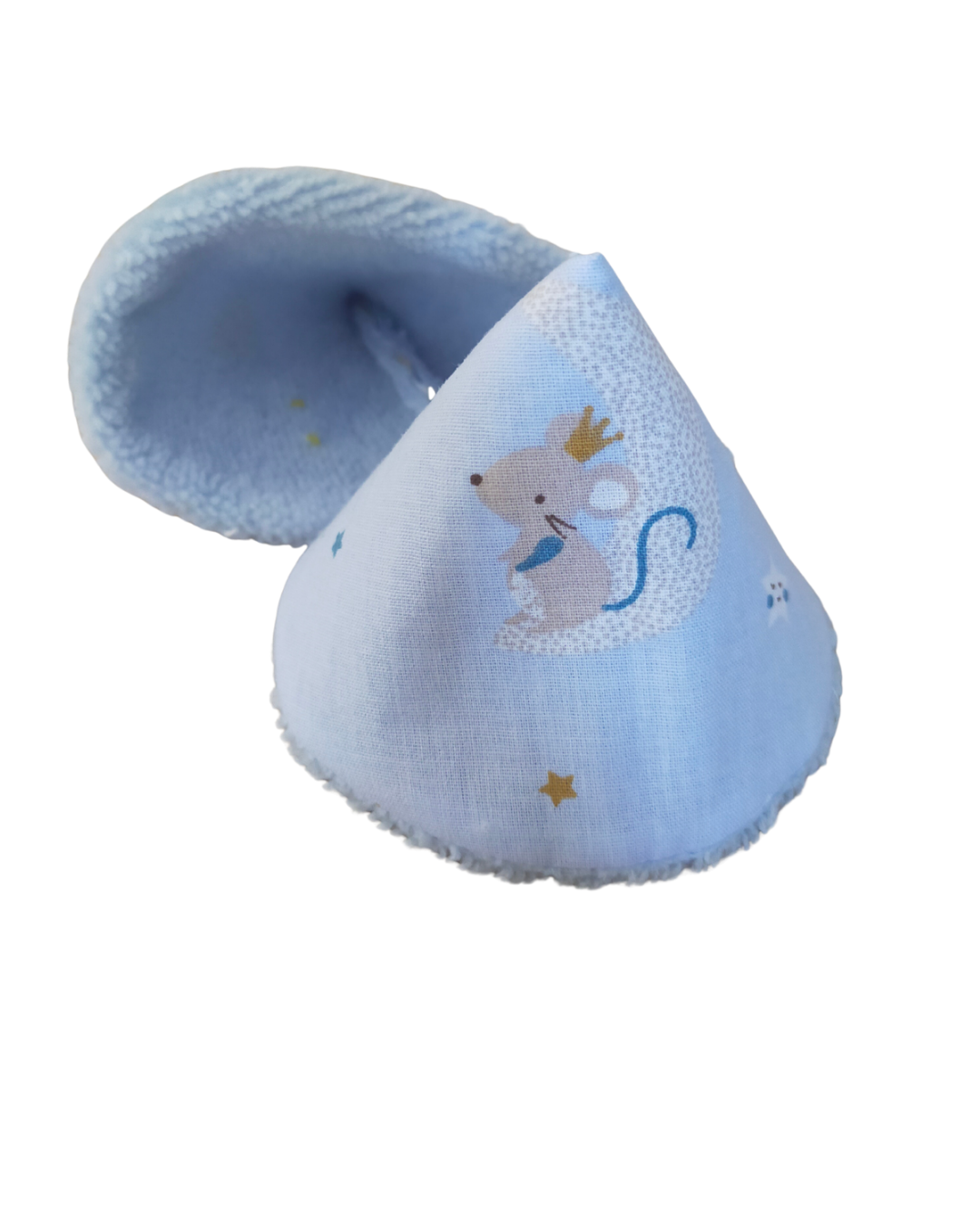 Motif : Imprimé bleu avec souris et lunes
Composition : 100 % coton
Certification : Oeko-Tex Standard 100 (garanti sans substances nocives)
Entretien : Lavage en machine à 30 °C